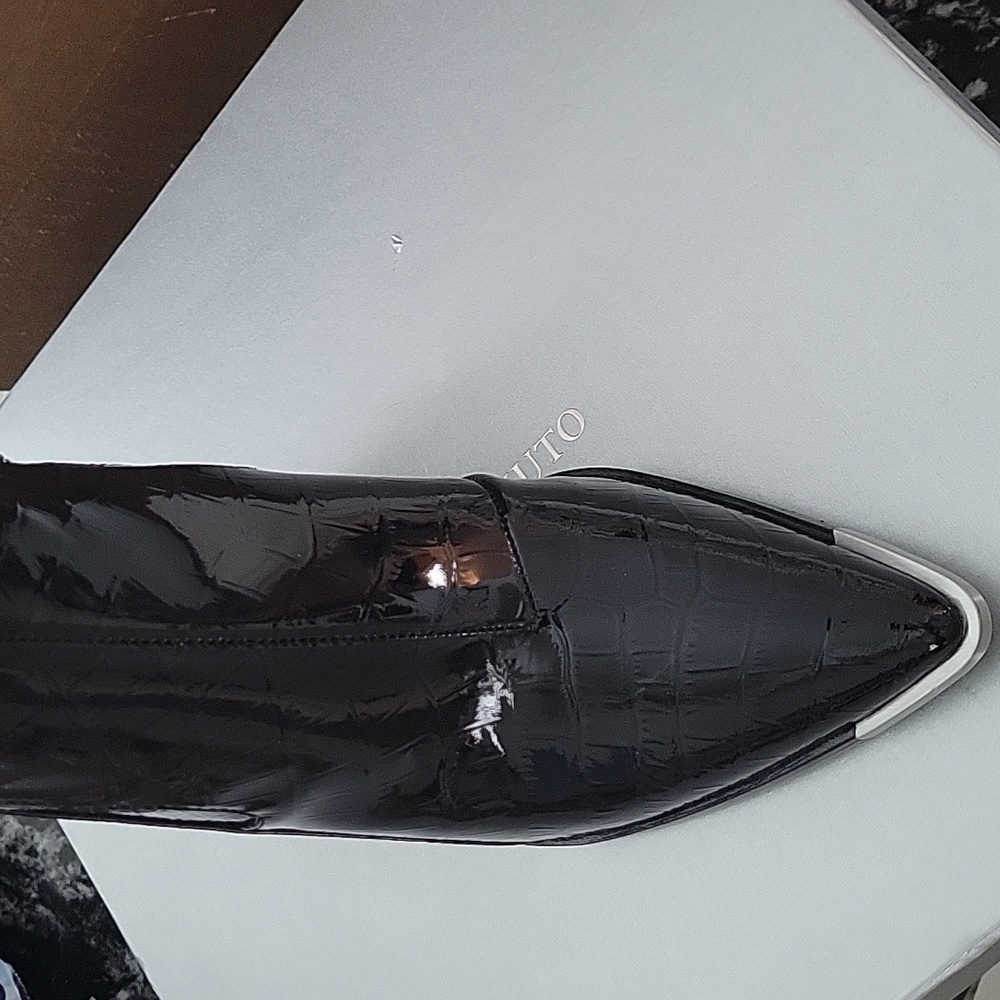 New patent leather Vince Camuto ankle boots, gorgeous! - Picture 2 of 7